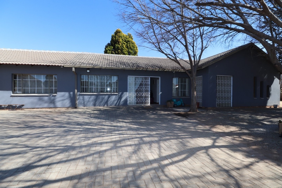 4 Bedroom Property for Sale in La Hoff North West
